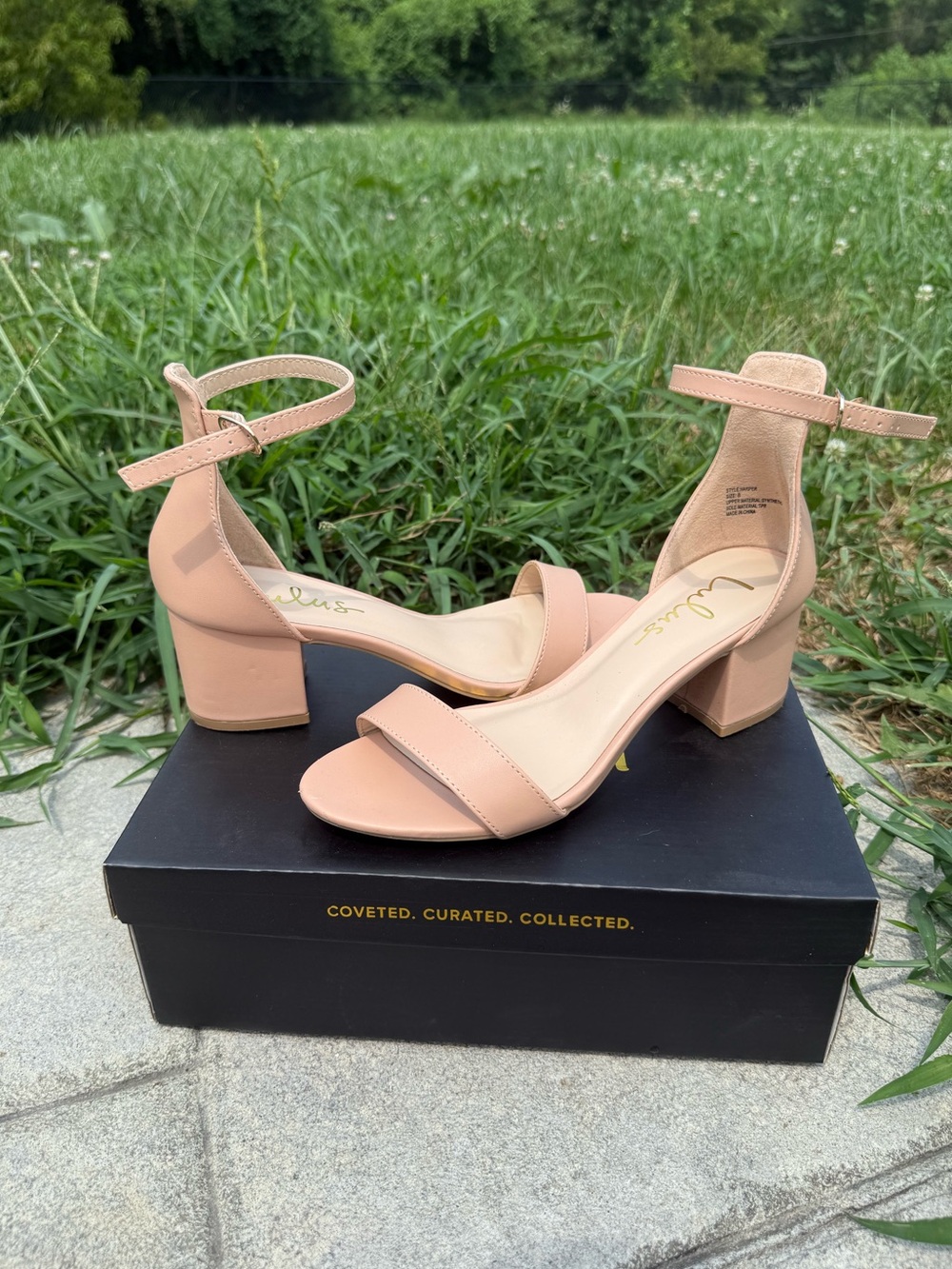 NIB Lulu’s Harper Almond Chunky Heels women’s size 8